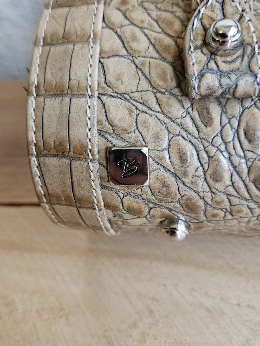 #Besso VGT Tan- Croc- Embossed Leather Bamboo Bullet Bag - Picture 5 of 9